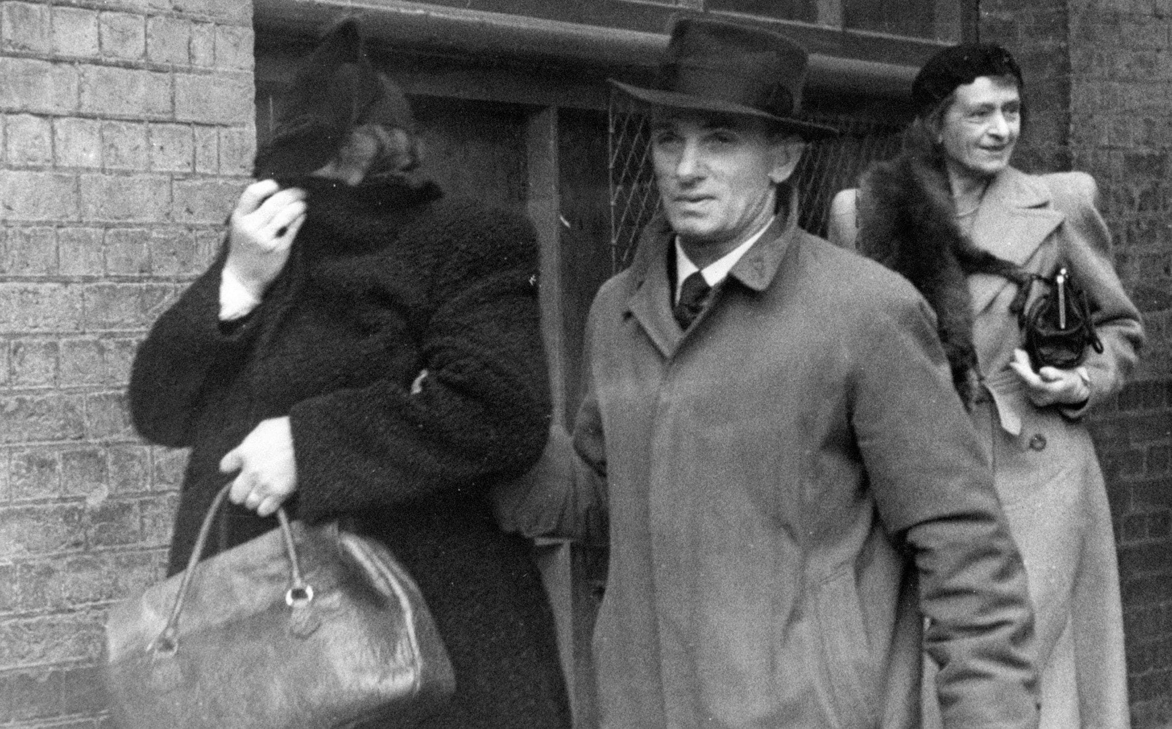 Helen Duncan: l’Ultima Strega Incarcerata in Inghilterra (solo 80 anni fa)