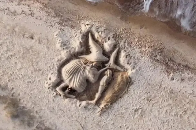 In Sardegna 105 “streghe” perseguitate: a Sorso una scultura di sabbia per ricordarle