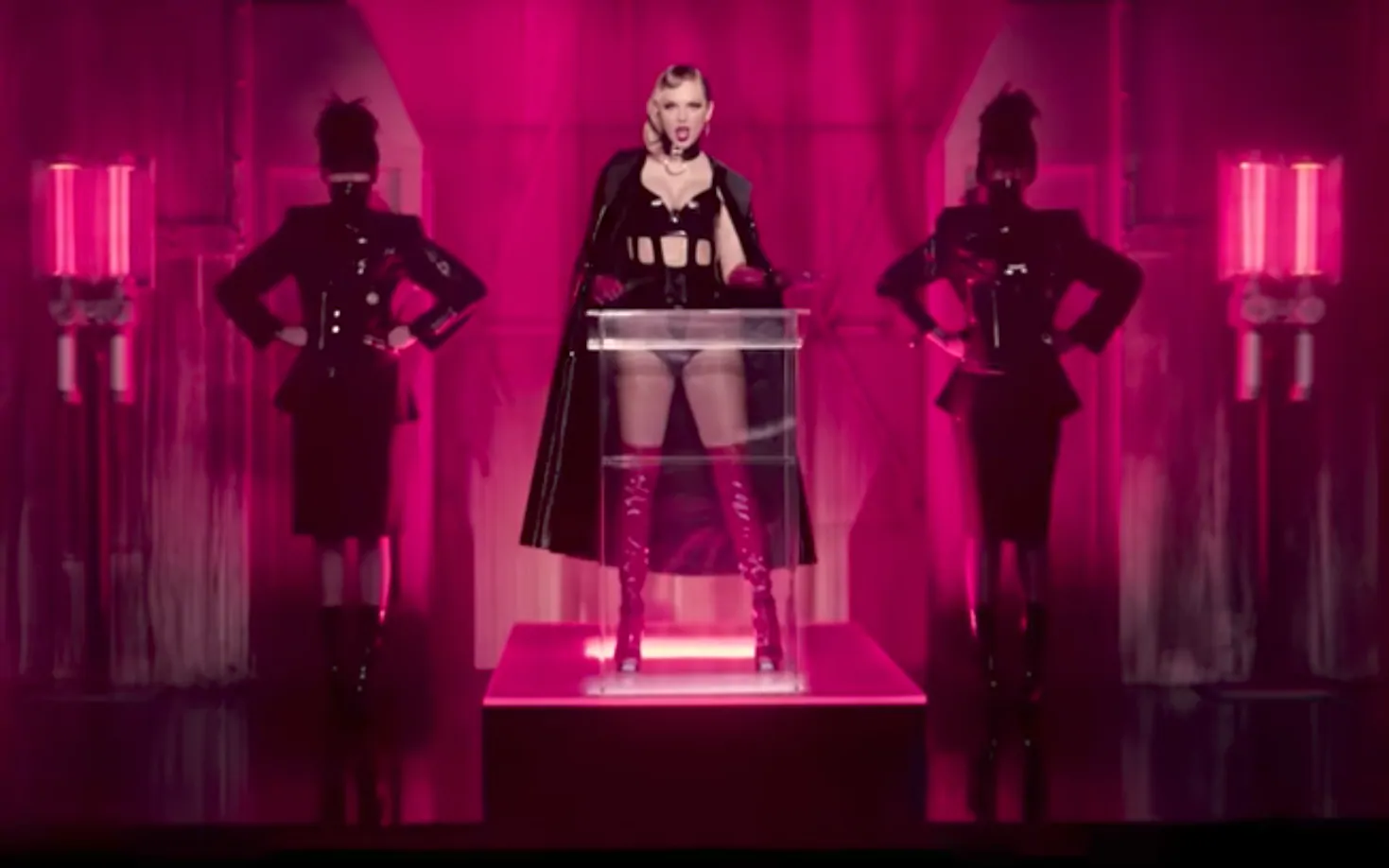 Le voci sul legame di Taylor Swift con la stregoneria e il satanismo non sembrano destinate a svanire.